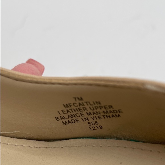 Marc Fisher Caitlin light Tan Block Heel, pointy toe Pumps, size 7 M - Picture 4 of 8